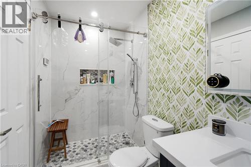 4322 Fairview Street, Burlington, ON - Indoor Photo Showing Bathroom