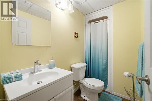 4322 Fairview Street, Burlington, ON - Indoor Photo Showing Bathroom