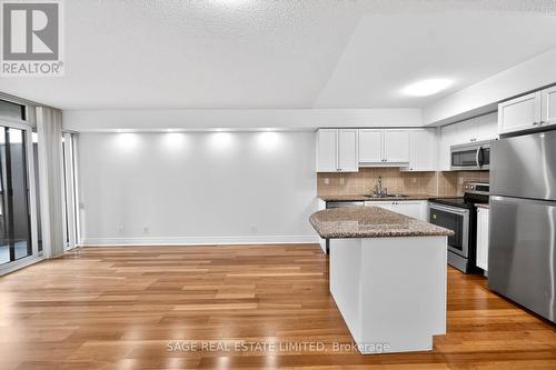 1214 - 78 Harrison Garden Boulevard, Toronto, ON - Indoor Photo Showing Kitchen With Stainless Steel Kitchen With Double Sink With Upgraded Kitchen