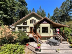 2575 Coho Dr Gabriola Island, BC V0R 1X7