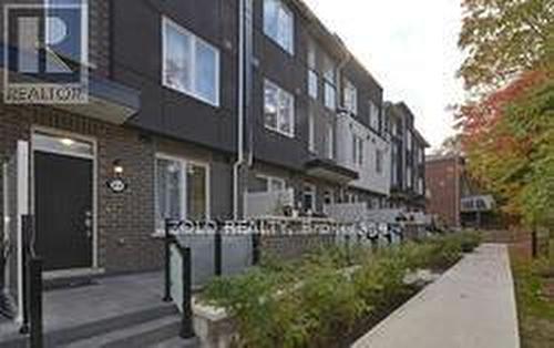 4 - 35 HERON PARK PLACE , Toronto, Ontario M1E 0B8 2