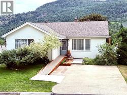 654 Schofield Highway Warfield, BC V1R 2G8