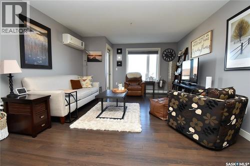 308 306 Petterson Drive, Estevan, SK - Indoor Photo Showing Living Room