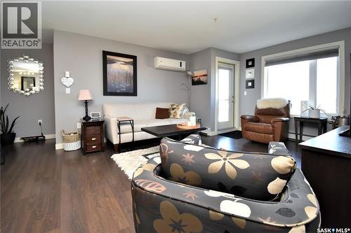 308 306 Petterson Drive, Estevan, SK - Indoor Photo Showing Living Room