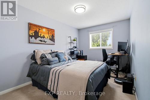 4322 Fairview Street, Burlington, ON - Indoor Photo Showing Bedroom