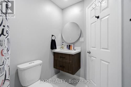 4322 Fairview Street, Burlington, ON - Indoor Photo Showing Bathroom