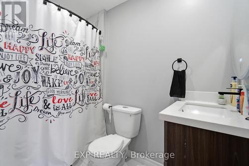 4322 Fairview Street, Burlington, ON - Indoor Photo Showing Bathroom