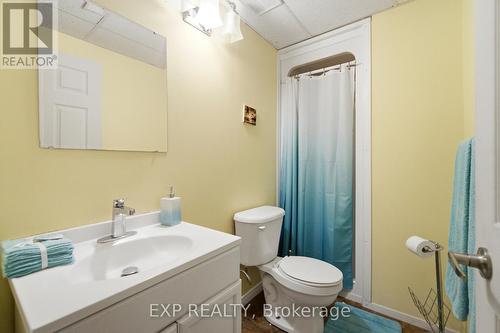 4322 Fairview Street, Burlington, ON - Indoor Photo Showing Bathroom