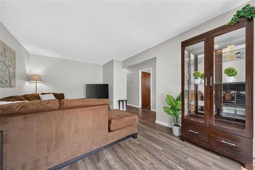 35 Brownell Bay, Winnipeg, MB - Indoor