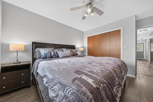 35 Brownell Bay, Winnipeg, MB - Indoor Photo Showing Bedroom