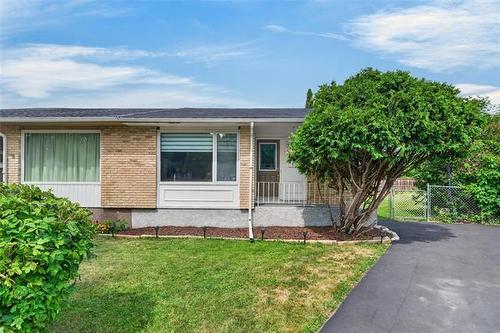 35 Brownell Bay, Winnipeg, MB - Outdoor