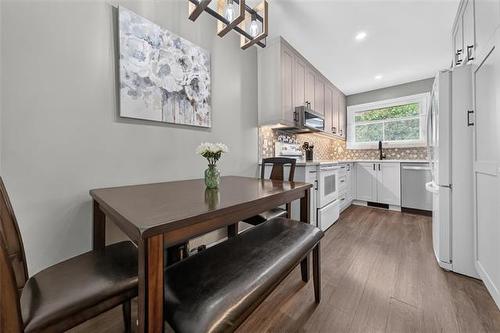 35 Brownell Bay, Winnipeg, MB - Indoor Photo Showing Dining Room