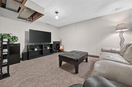 35 Brownell Bay, Winnipeg, MB - Indoor
