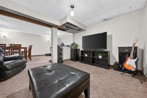 35 Brownell Bay, Winnipeg, MB - Indoor