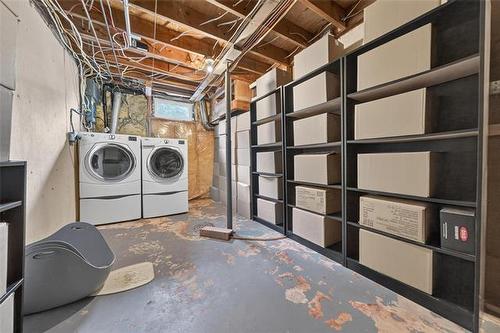 35 Brownell Bay, Winnipeg, MB - Indoor Photo Showing Laundry Room