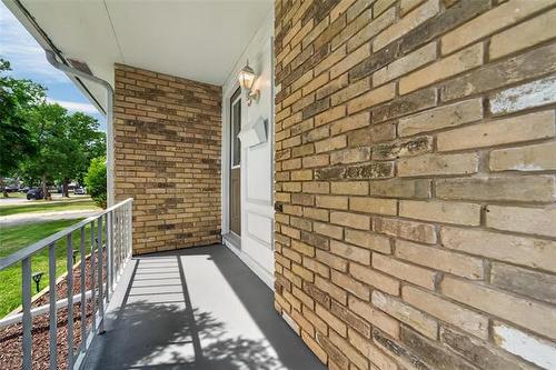 35 Brownell Bay, Winnipeg, MB - Outdoor