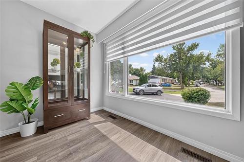 35 Brownell Bay, Winnipeg, MB - Indoor Photo Showing Other Room