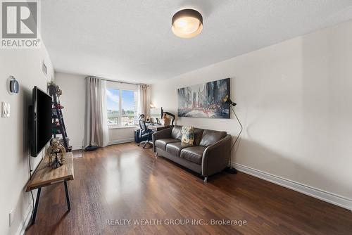 822 - 50 Clegg Road, Markham, ON - Indoor Photo Showing Living Room