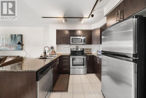 822 - 50 Clegg Road, Markham, ON - Indoor Photo Showing Kitchen With Double Sink With Upgraded Kitchen
