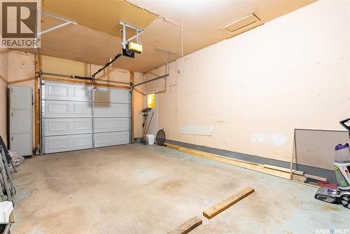 604 King Street, Imperial, SK - Indoor Photo Showing Garage