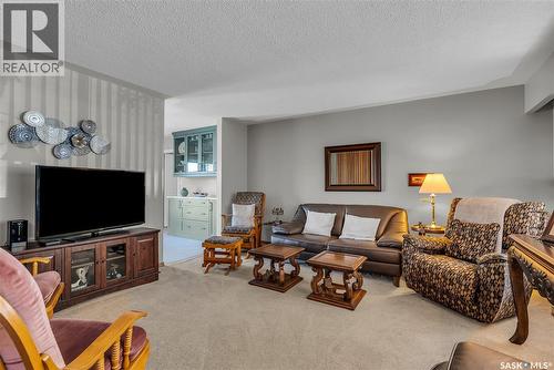 604 King Street, Imperial, SK - Indoor Photo Showing Living Room