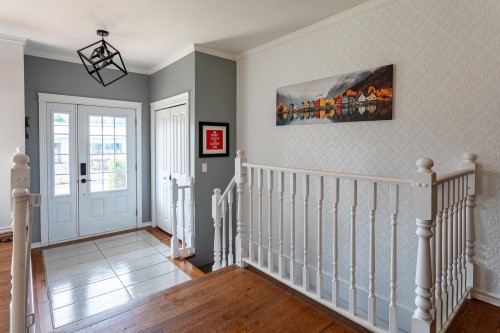 Hall d'entrée/Vestibule - 490 Ch. Des Genévriers, Shawinigan, QC - Indoor Photo Showing Other Room
