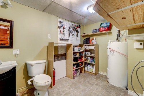 Salle d'eau - 23 Ch. De Maple Wood, Harrington, QC - Indoor Photo Showing Other Room