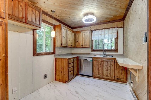 Cuisine - 23 Ch. De Maple Wood, Harrington, QC - Indoor Photo Showing Kitchen With Double Sink