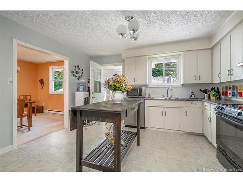 32 Tulip St, Fredericton, NB - Indoor Photo Showing Kitchen