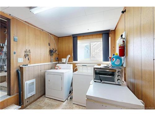 32 Tulip St, Fredericton, NB - Indoor Photo Showing Laundry Room