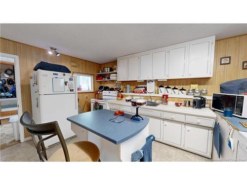 32 Tulip St, Fredericton, NB - Indoor Photo Showing Kitchen