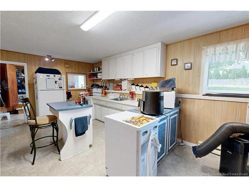 32 Tulip St, Fredericton, NB - Indoor Photo Showing Kitchen