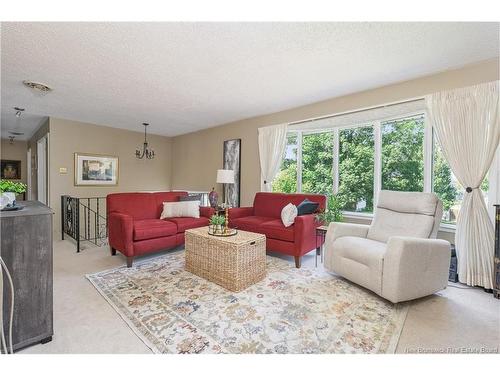 32 Tulip St, Fredericton, NB - Indoor Photo Showing Living Room