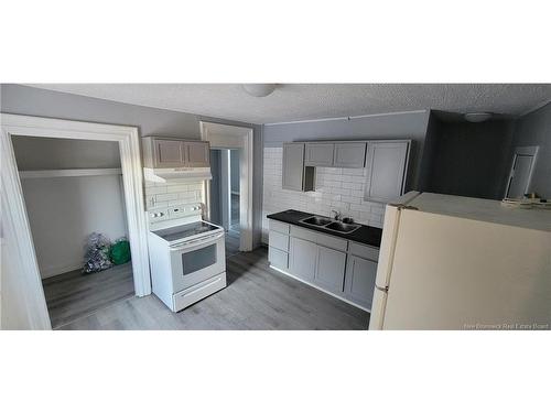 148 Broad St, Saint John, NB - Indoor Photo Showing Kitchen With Double Sink