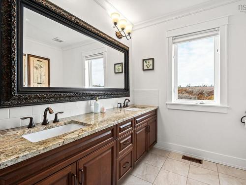 21 Leo Lane, Terence Bay, NS - Indoor Photo Showing Bathroom
