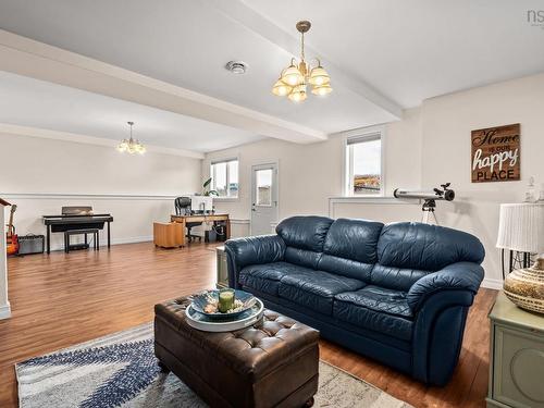 21 Leo Lane, Terence Bay, NS - Indoor Photo Showing Living Room