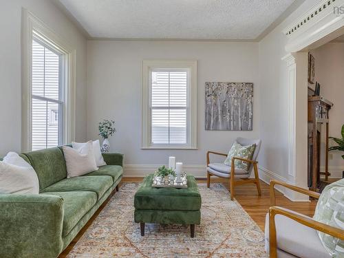 26 Thistle Street, Dartmouth, NS - Indoor Photo Showing Living Room