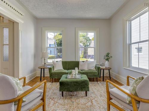 26 Thistle Street, Dartmouth, NS - Indoor Photo Showing Living Room