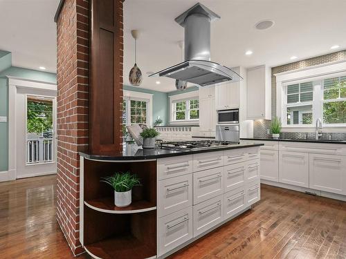1777 Cambridge Street, Halifax, NS - Indoor Photo Showing Kitchen With Upgraded Kitchen