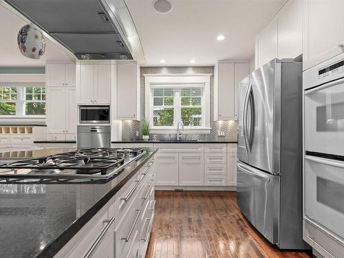 1777 Cambridge Street, Halifax, NS - Indoor Photo Showing Kitchen With Upgraded Kitchen