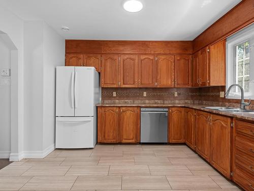 29 Colonna Place, Dartmouth, NS - Indoor Photo Showing Kitchen With Double Sink