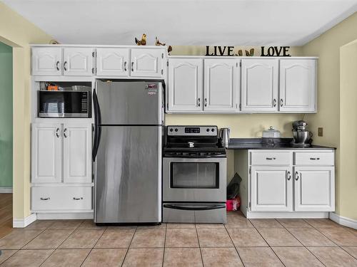 131 Pinewood Crescent, Cole Harbour, NS - Indoor Photo Showing Kitchen