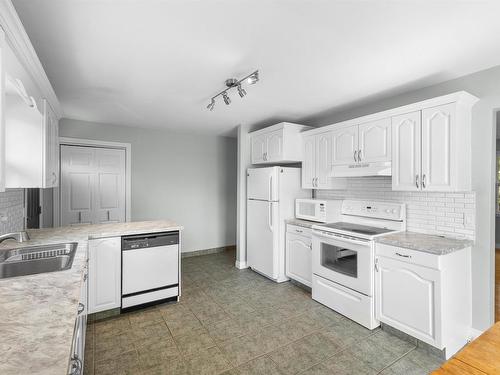 46 Westcomb Crescent, Charlottetown, PE - Indoor Photo Showing Kitchen With Double Sink