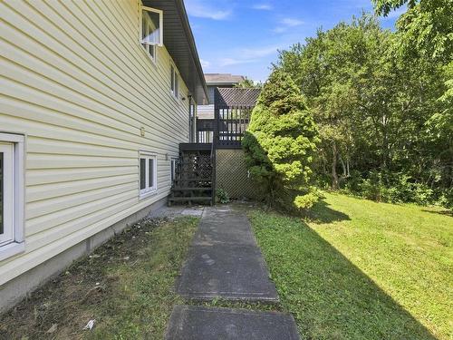 2 Applewood Lane, Dartmouth, NS - Outdoor