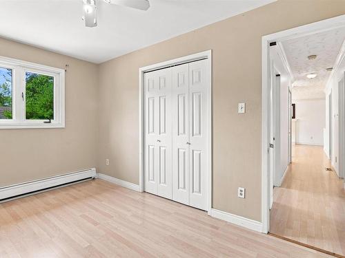2 Applewood Lane, Dartmouth, NS - Indoor Photo Showing Other Room