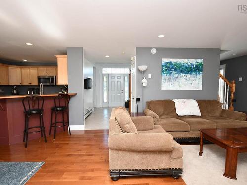 98 Parkside Drive, Valley, NS - Indoor Photo Showing Living Room