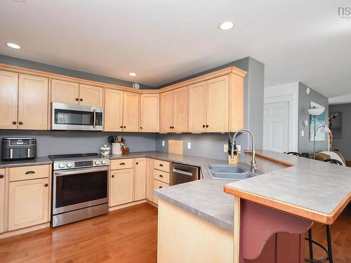 98 Parkside Drive, Valley, NS - Indoor Photo Showing Kitchen With Double Sink