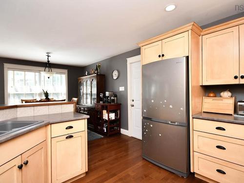 98 Parkside Drive, Valley, NS - Indoor Photo Showing Kitchen