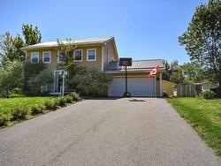 98 Parkside Drive  Valley, NS B6L 4A5