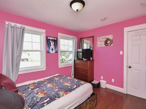 98 Parkside Drive, Valley, NS - Indoor Photo Showing Bedroom